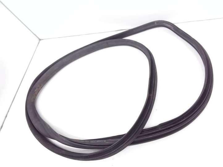 Skoda Roomster (2006 - 2010)  5J7867367 Уплотнительная резина (на кузове)