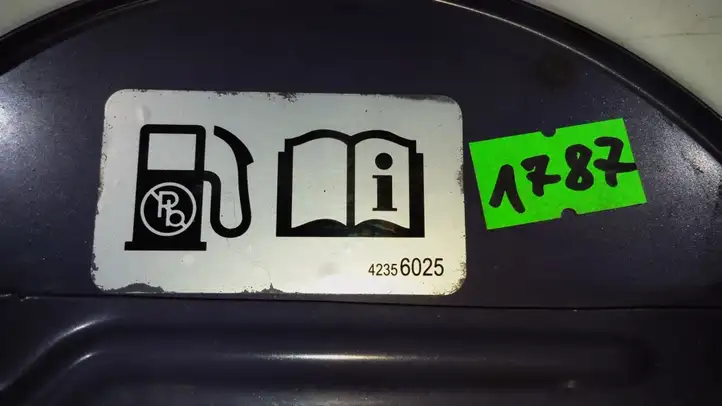 Opel Karl (2015 - ) 42356025 Крышка топливного бака — фото 4