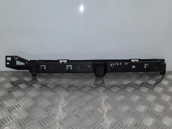 Opel Astra H (2004 - 2009) 24460363 Кронштейн заднего бампера — фото 1