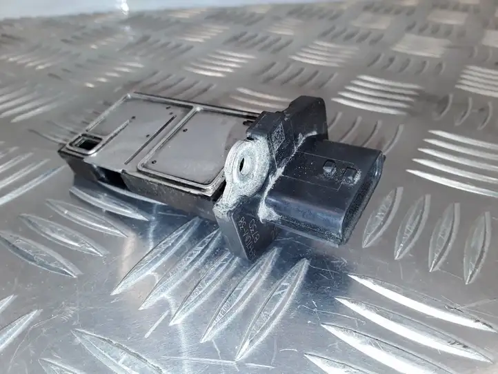 Nissan Qashqai (2006 - 2010) 226807S000 Датчик массового расхода воздуха — фото 1