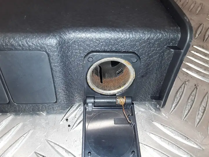 Toyota Auris E180 (2012 - 2018) 5543402200 Накладка прикуривателя — фото 1