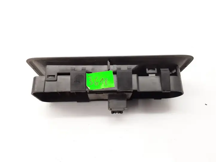 Peugeot 807 (2002 - 2011) 14893750XT Блок кнопок стеклоподъемников — фото 4