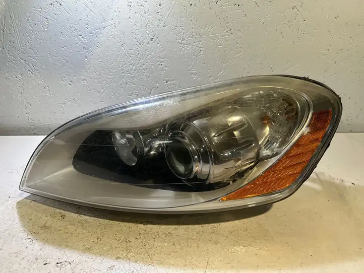 Volvo XC60 (2008 - 2013) 30763137 Передняя фара — фото 1