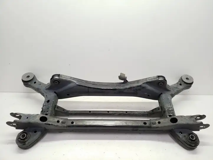 Chrysler Pacifica (2016 - )   Задняя траверса