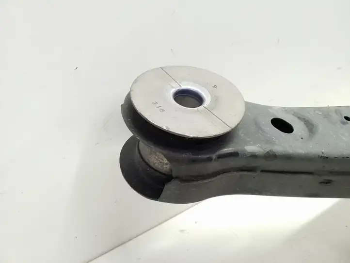 Chrysler Pacifica (2016 - )   Задняя траверса