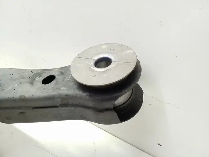 Chrysler Pacifica (2016 - )   Задняя траверса