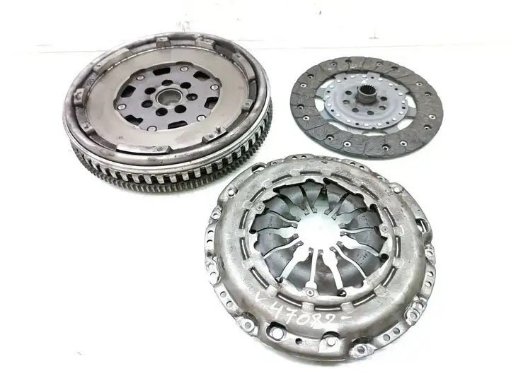 Nissan Juke I F15 (2010 - 2018) 415040010 Комплект сцепления — фото 1