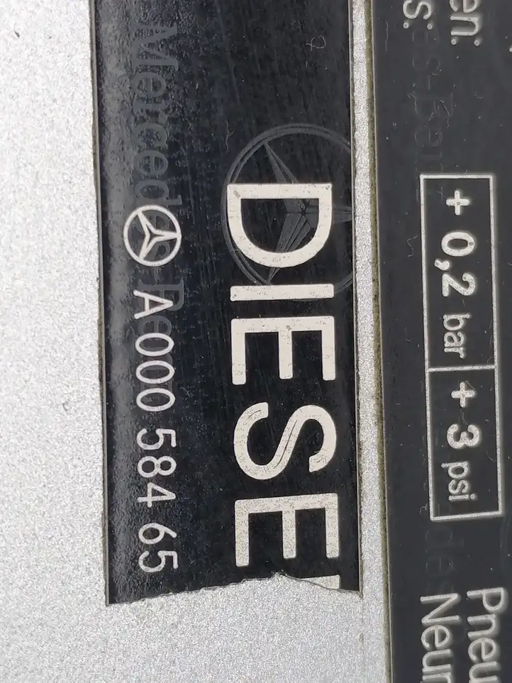 Mercedes-Benz E W211 (2002 - 2009) A2115841007 Крышка топливного бака — фото 3