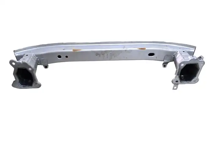 Volvo V50 (2004 - 2008) Усилитель переднего бампера — фото 2