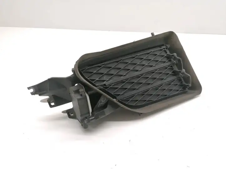 Tesla Model S (2016 - 2021) 1057851-00-I Нижняя решетка переднего бампера — фото 3