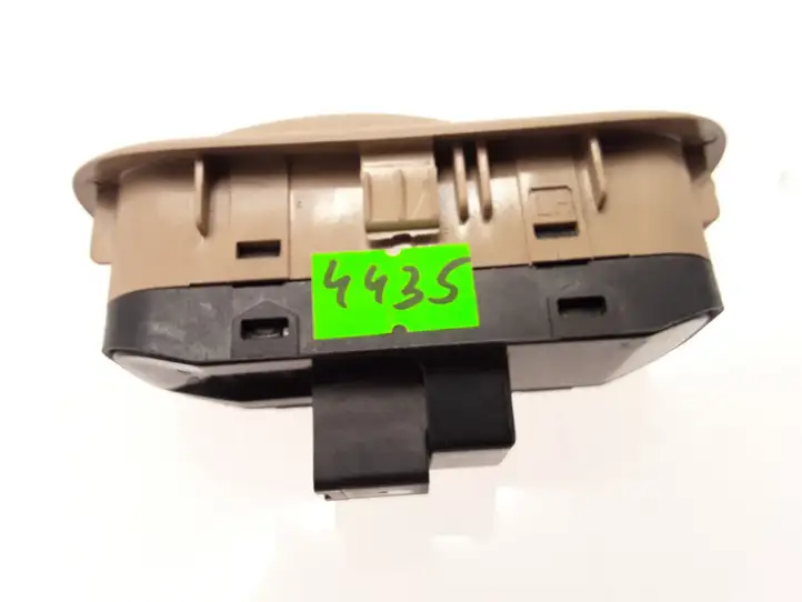 Kia Carnival (2006 - 2014) 202006138 Кнопка стеклоподъемников — фото 3