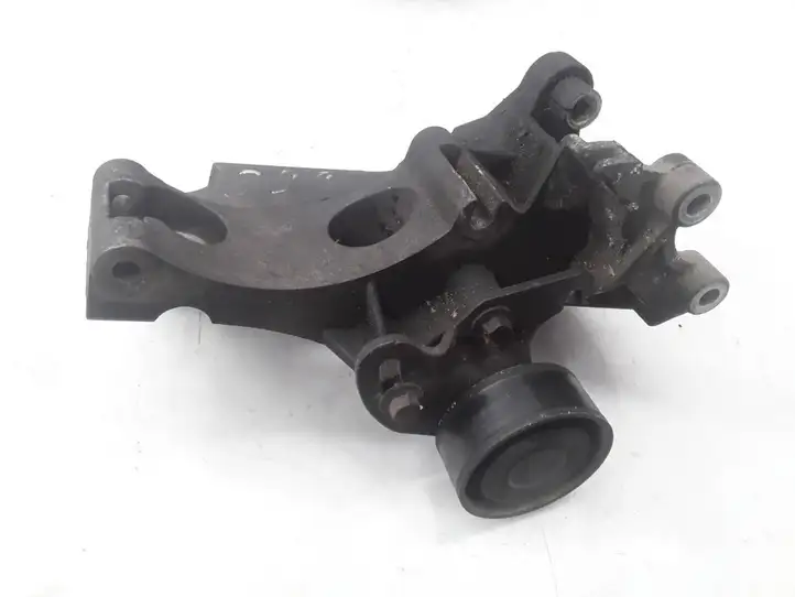 Nissan Almera N16 (2000 - 2010) 8200185605 Кронштейн генератора — фото 3