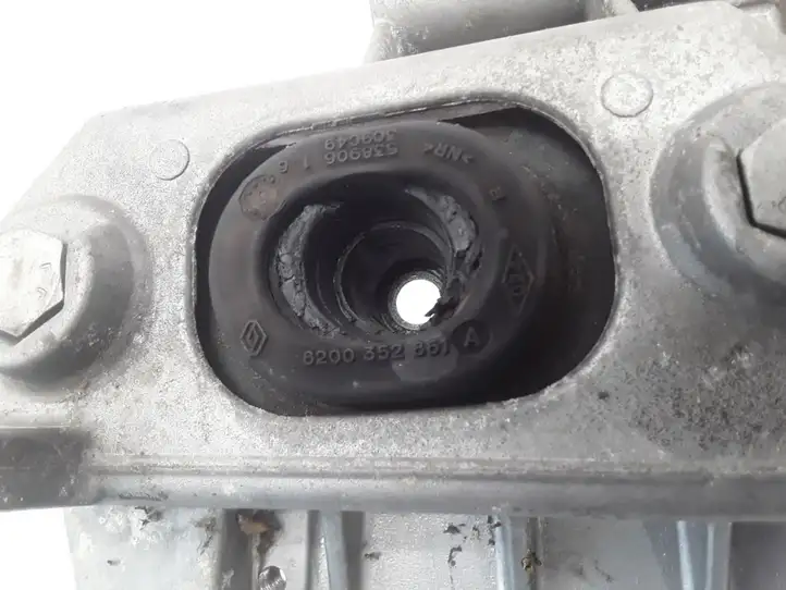 Renault Clio III (2005 - 2012) 11254AX600 Кронштейн двигателя — фото 6