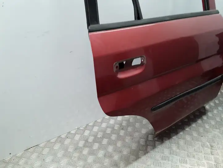 Mazda Demio (1996 - 2002) 22K Задняя дверь — фото 8