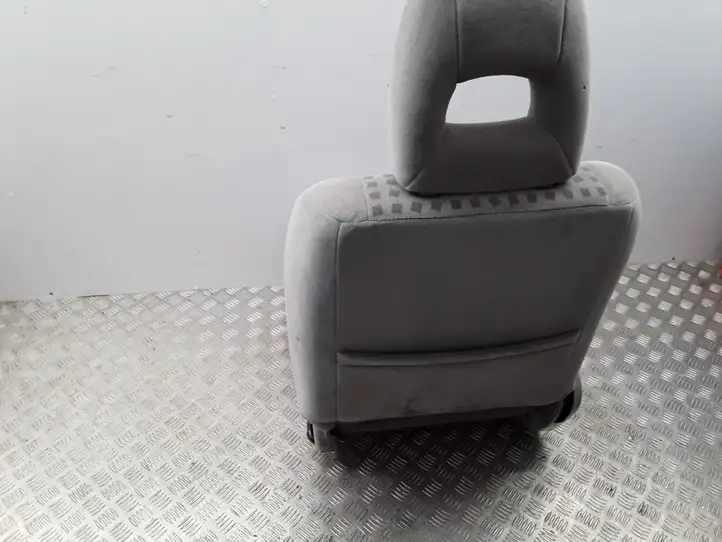 Mazda Demio (1996 - 2002) DC41100K05 Переднее сиденье пассажира — фото 2