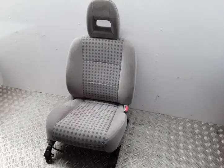 Mazda Demio (1996 - 2002) DC41100K05 Переднее сиденье пассажира — фото 5