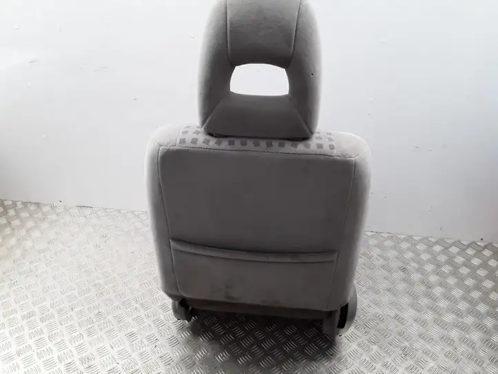 Mazda Demio (1996 - 2002) DC41100K05 Переднее сиденье пассажира — фото 8