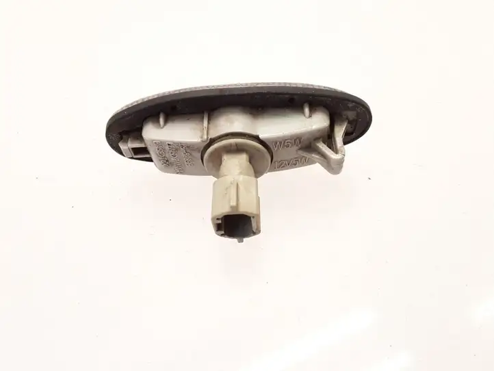 Mazda Demio (1996 - 2002) 185289B Поворотный фонарь крыла — фото 2