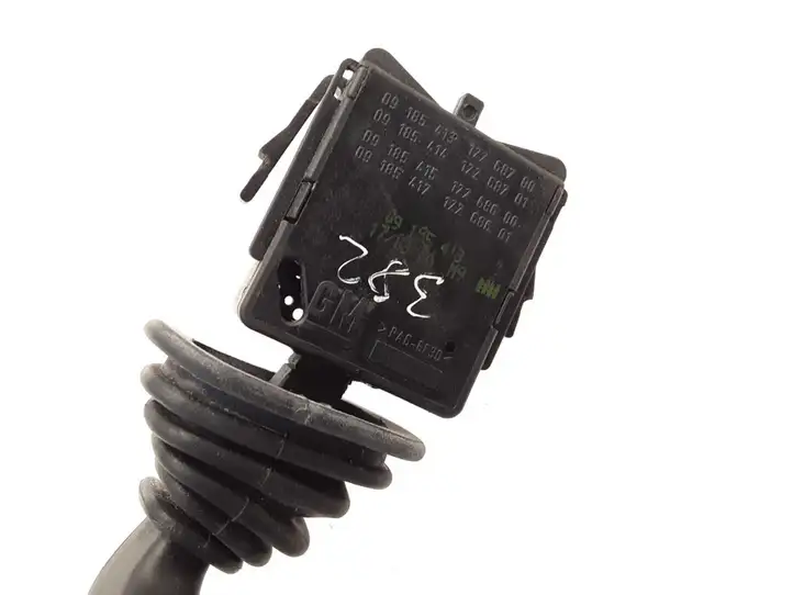 Opel Corsa C (2003 - 2006) 09185418 Подрулевой переключатель — фото 3