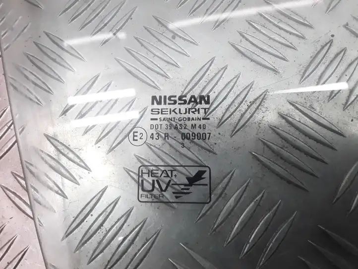 Nissan Almera N16 (2000 - 2010) DOT39AS2M40 Стекло передней двери — фото 4