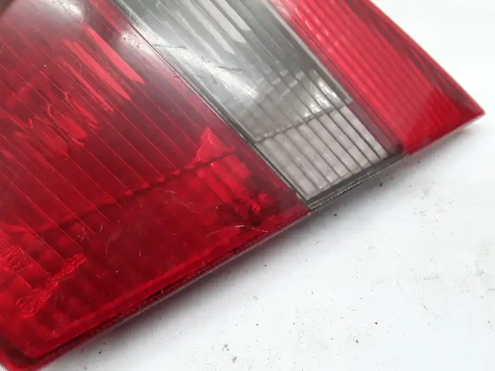 Mitsubishi Carisma (1999 - 2004) 151208 Задний фонарь в крышке багажника — фото 2