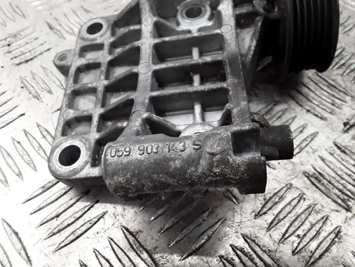 Audi A5 8T 8F (2007 - 2011) 059903143S Кронштейн генератора — фото 2