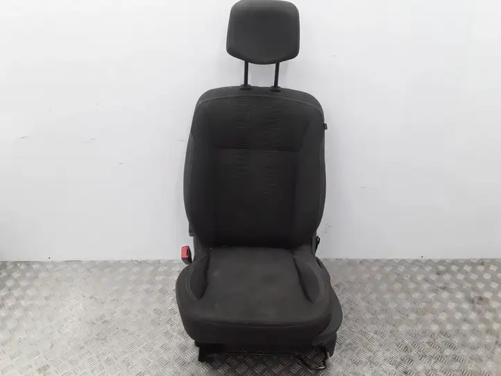 Renault Clio III (2005 - 2012) 8200529109F Переднее сиденье водителя — фото 1