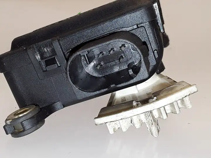 Citroen C5 (2001 - 2004) 0132801217 Двигатель задвижки потока воздуха — фото 6