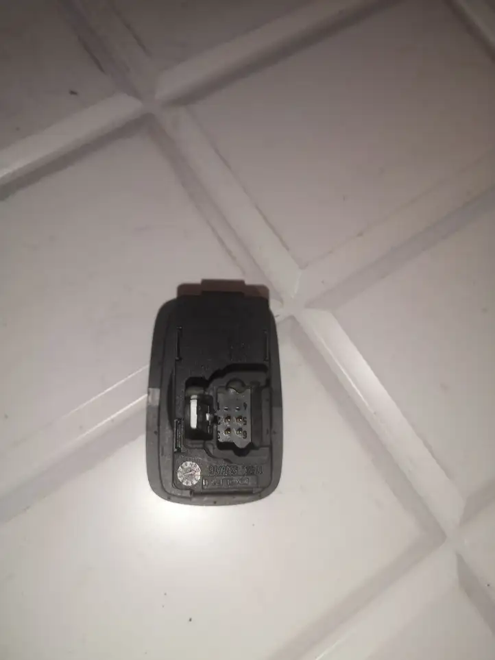 Citroen C5 (2001 - 2004) 96326947ZF Кнопка стеклоподъемников — фото 2