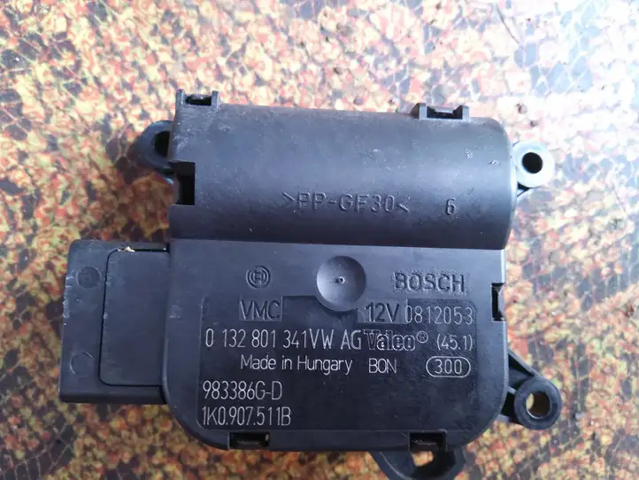 Audi A3/S3 8P (2004 - 2008) 0132801341 Двигатель задвижки потока воздуха — фото 1