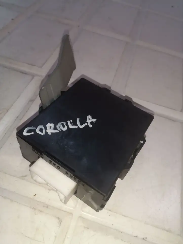 Toyota Corolla Verso E121 (2001 - 2004) 8978013010 Блок иммобилайзера — фото 3
