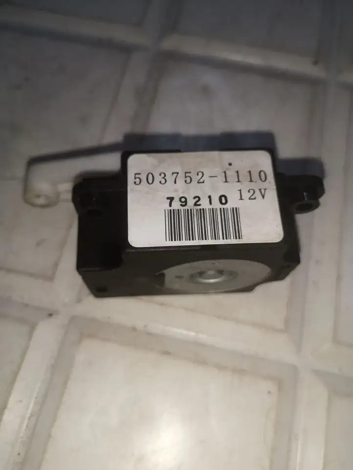 Subaru Forester SH (2008 - 2013) 5037521110 Двигатель задвижки потока воздуха — фото 2