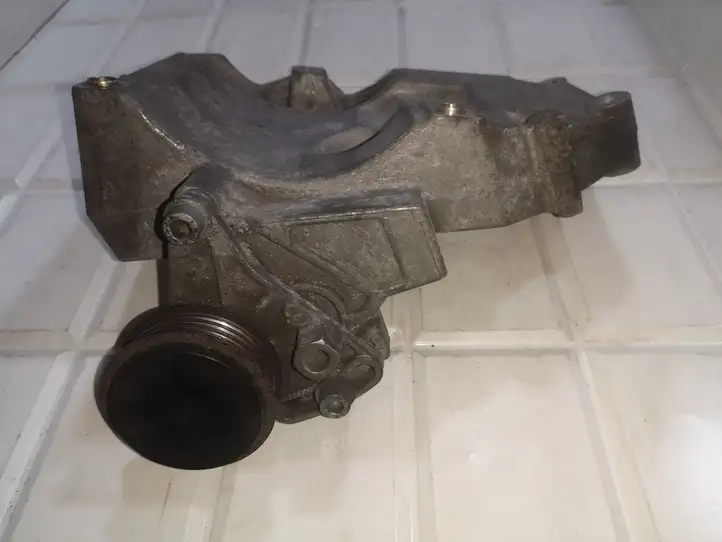 Volkswagen PASSAT B5.5 (2001 - 2005) 038260885C Кронштейн компрессора кондиционера воздуха — фото 2