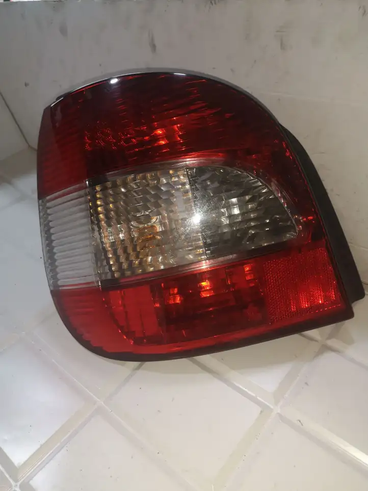 Renault Scenic I (1996 - 2003) 7700428054 Задний фонарь в кузове — фото 1
