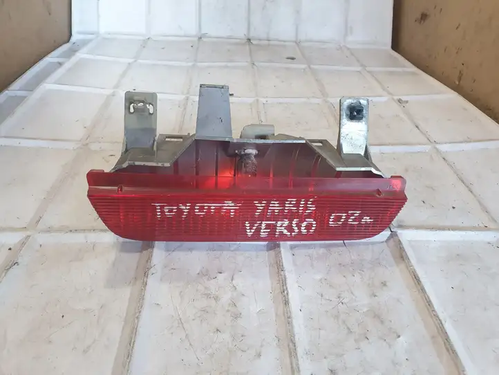 Toyota Yaris (1999 - 2003) 52030 Дополнительный стоп фонарь — фото 1