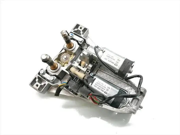Mercedes-Benz C W203 (2000 - 2007) A2034620105 Электродвигатель регулировки рулевой колонки — фото 1