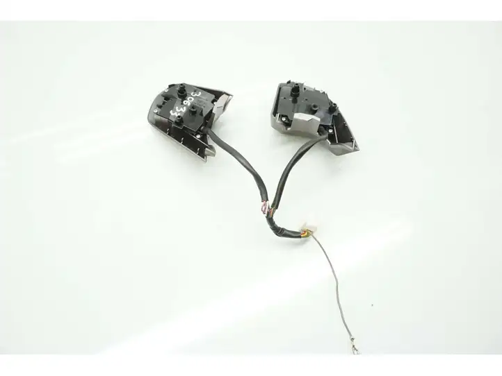 Subaru Outback (2009 - 2014) Кнопки на рулевом колесе — фото 4
