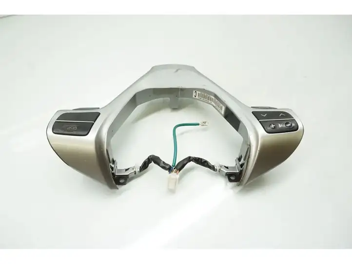 Toyota Avensis T270 (2012 - 2015) 45100-05730 Кнопки на рулевом колесе — фото 2