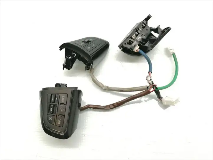Mazda 6 (2009 - 2012) 75B979 Кнопки на рулевом колесе — фото 1