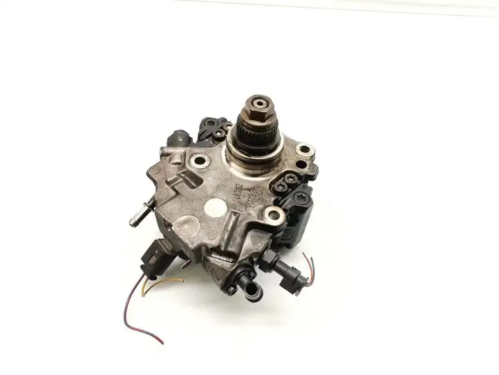 Mercedes-Benz E A207 (2010 - 2017) A6510701201 Топливный насос — фото 1