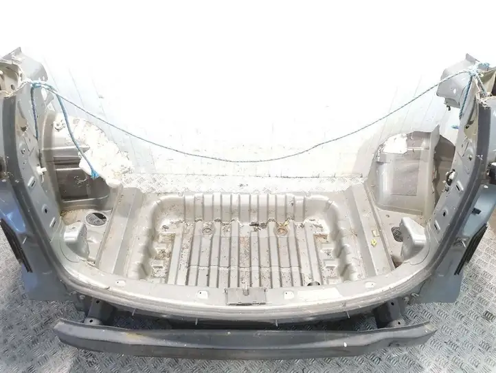 Volkswagen Sharan (2010 - 2015) Задняя часть кузова — фото 5