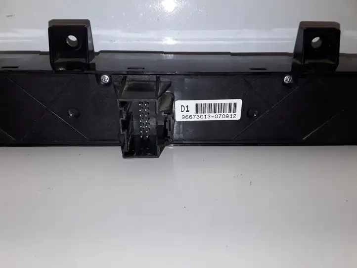 Opel Antara (2006 - 2011) 96673013 Включатель аварийных фонарей — фото 3