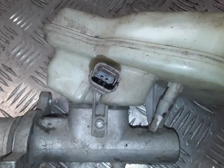 Citroen C3 (2002 - 2009) 320670938 Бачок тормозной жидкости — фото 2