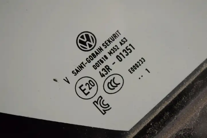 Volkswagen Golf VIII (2019 - ) 43R01351 Форточка двери — фото 4