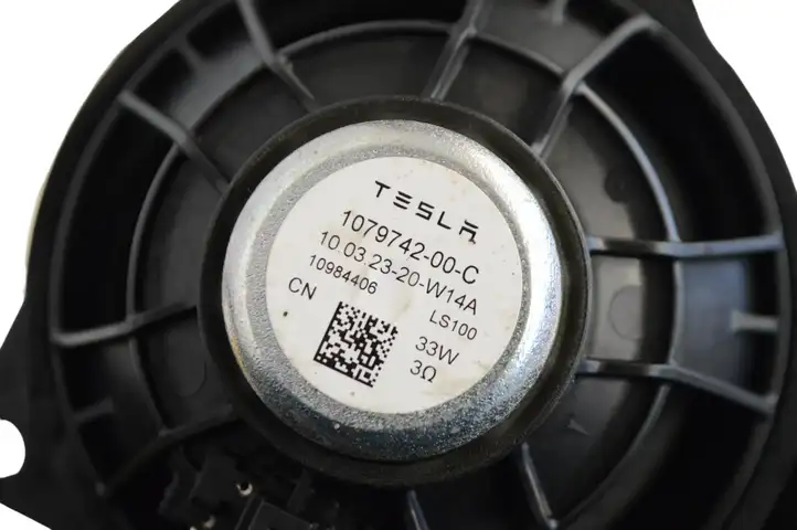 Tesla Model Y (2019 - 2024) 107974200C Динамик панели приборов — фото 5