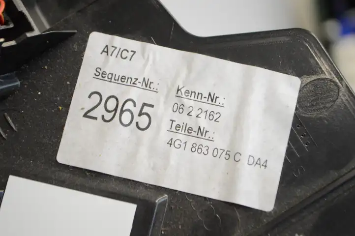 Audi A6 C7 (2014 - 2018) 4G1863075C Нижняя отделка панели приборов — фото 5