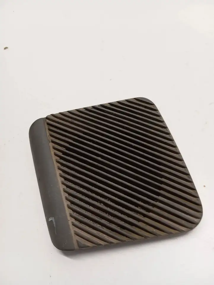 Volkswagen Multivan T4 (1991 - 2003) 701857210A Накладка бокового динамика — фото 1
