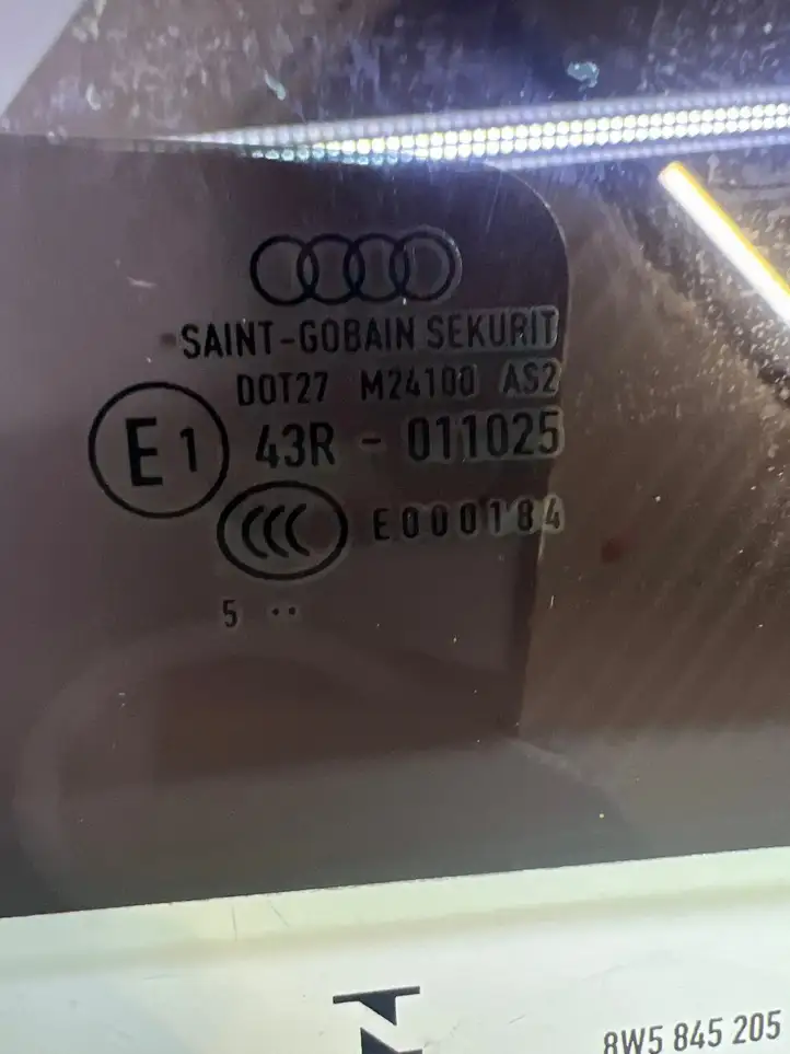 Audi A4 S4 B9 (2015 - 2019) 8W5845205 Стекло задней двери — фото 2