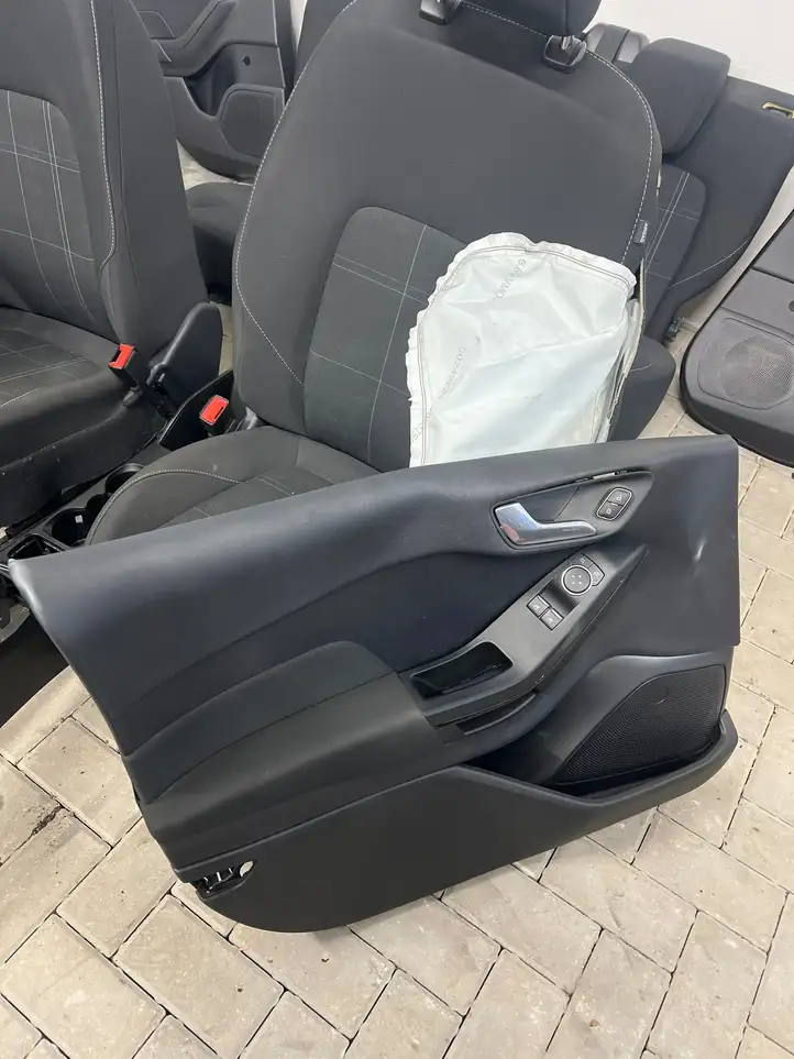 Ford Fiesta (2017 - ) Комплект салона — фото 6