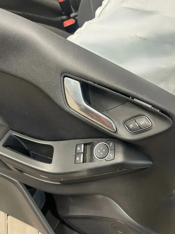 Ford Fiesta (2017 - ) Комплект салона — фото 8